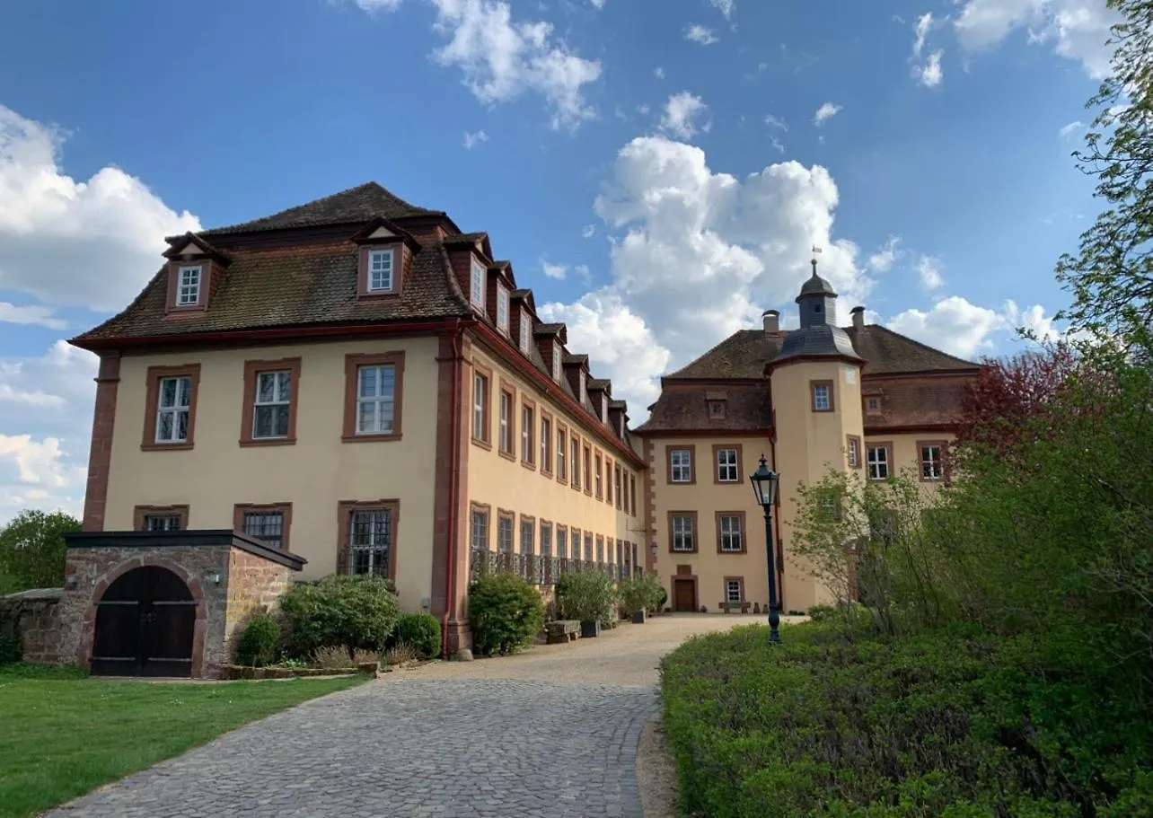 Luxurioese Design Wohnung Im Barockschloss 110 M2 Zeitlofs Germany